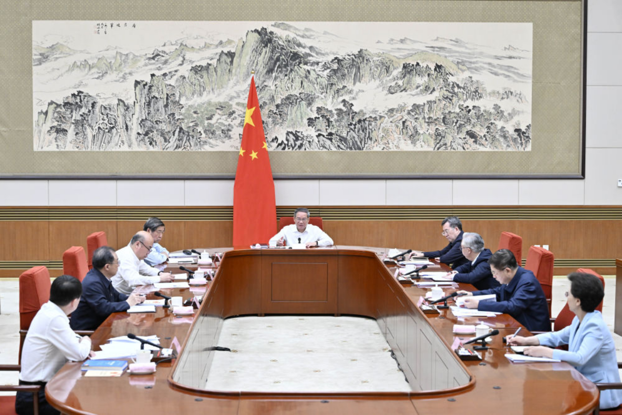 李強(qiáng)主持國(guó)務(wù)院第八次專(zhuān)題學(xué)習(xí)
